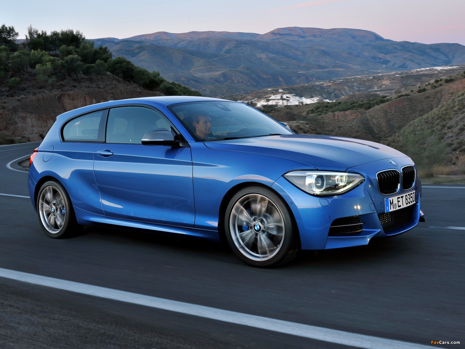 Photos of BMW M135i 3-door (F21) 2012 (1600 x 1200)