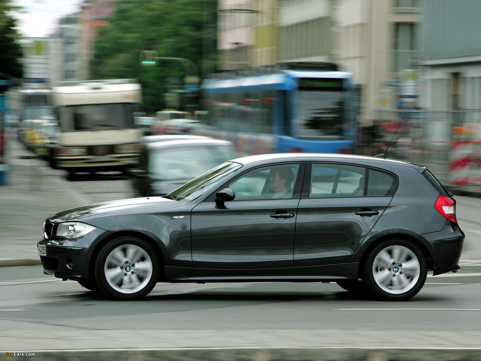 Pictures of BMW 118i 5-door (E87) 2004–06 (1600 x 1200)