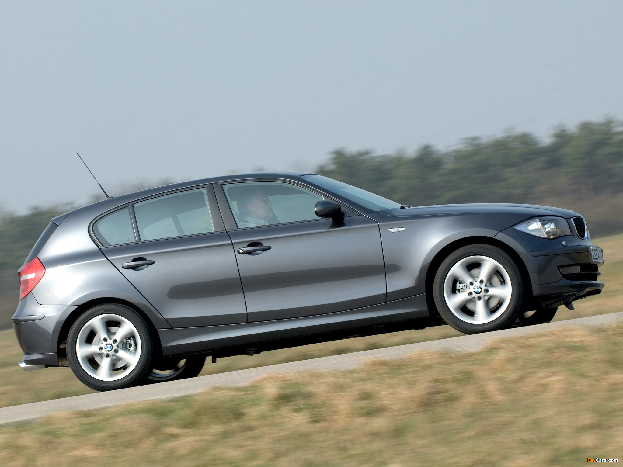 Pictures of BMW 120d 5-door (E87) 2007–11 (2048 x 1536)