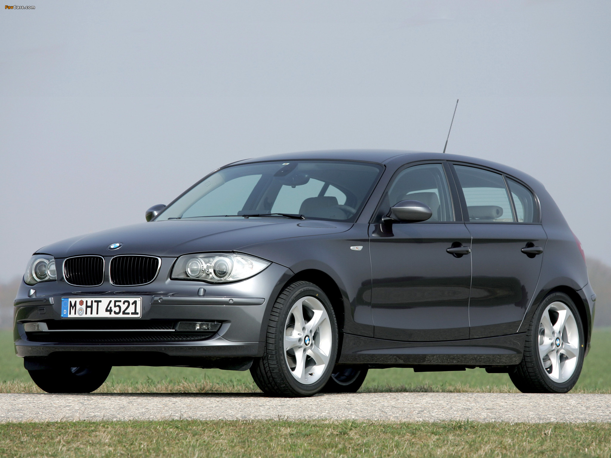 Pictures of BMW 120d 5-door (E87) 2007–11 (2048 x 1536)