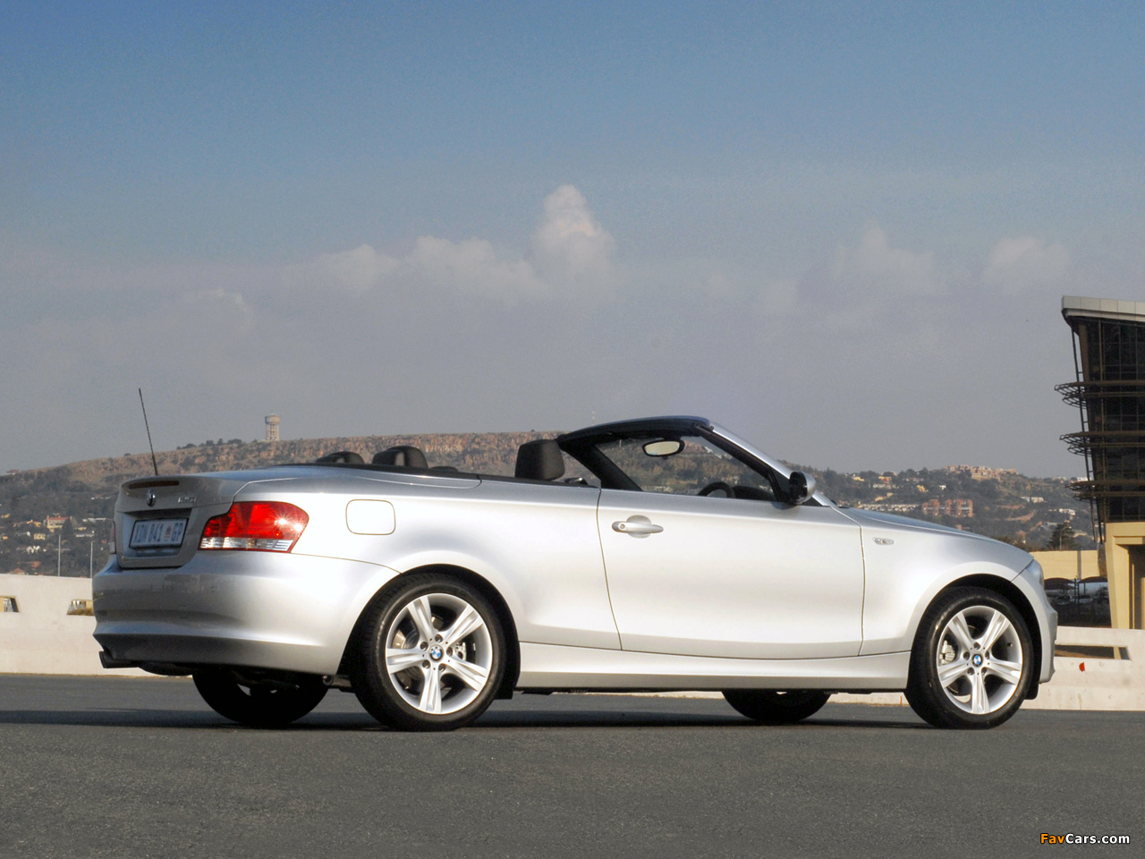 Pictures of BMW 125i Cabrio ZA-spec (E88) 2008–10 (1280 x 960)