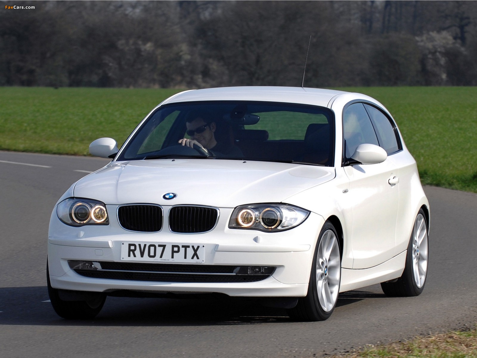 Pictures of BMW 120d 3-door UK-spec (E81) 2008–11 (1600 x 1200)