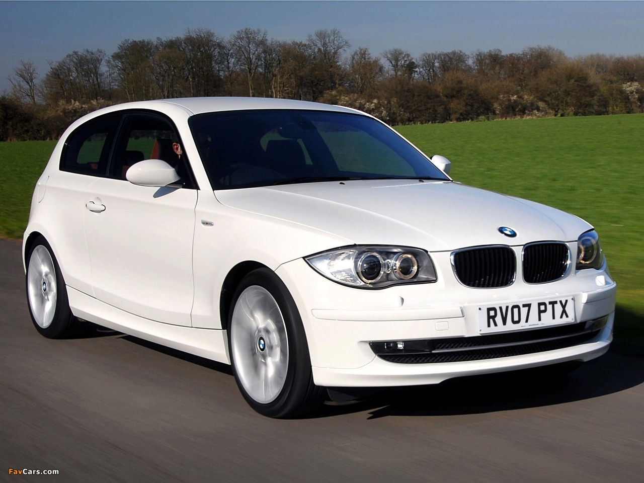 Pictures of BMW 120d 3-door UK-spec (E81) 2008–11 (1280 x 960)