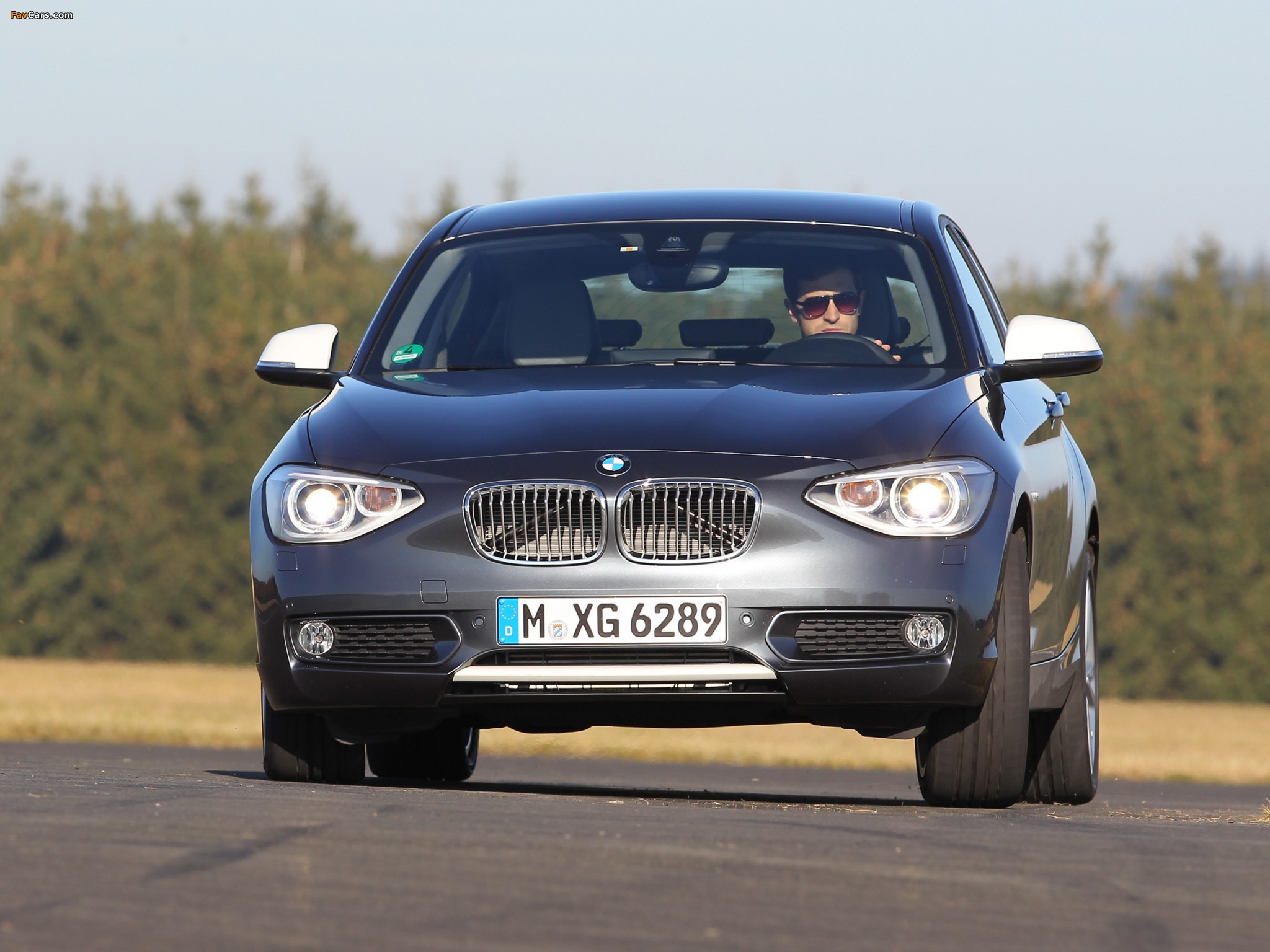 Pictures of BMW 118d 5-door Urban Line (F20) 2011 (2048 x 1536)