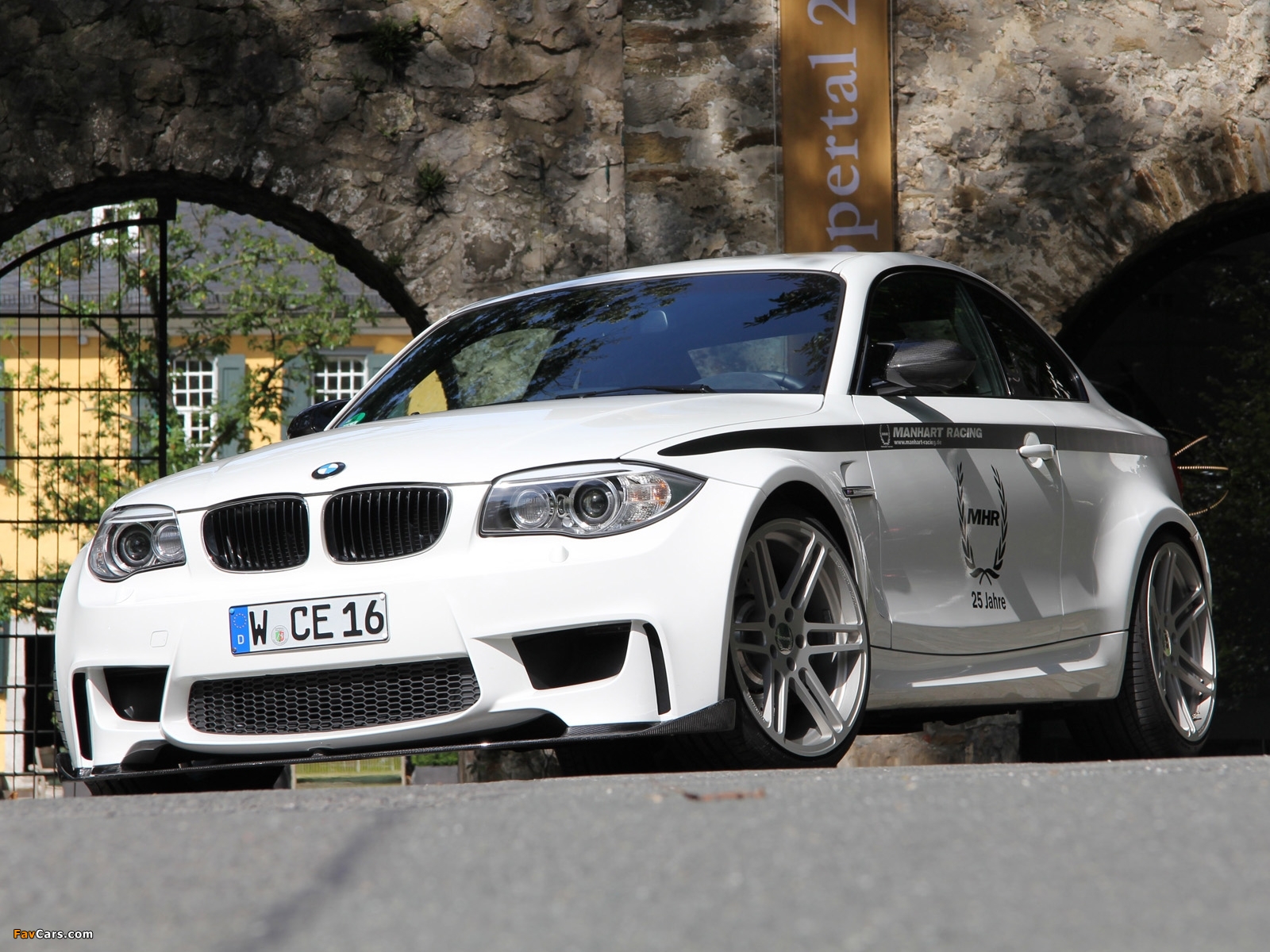 Pictures of Manhart Racing MH1 Biturbo (E82) 2011–12 (1600 x 1200)