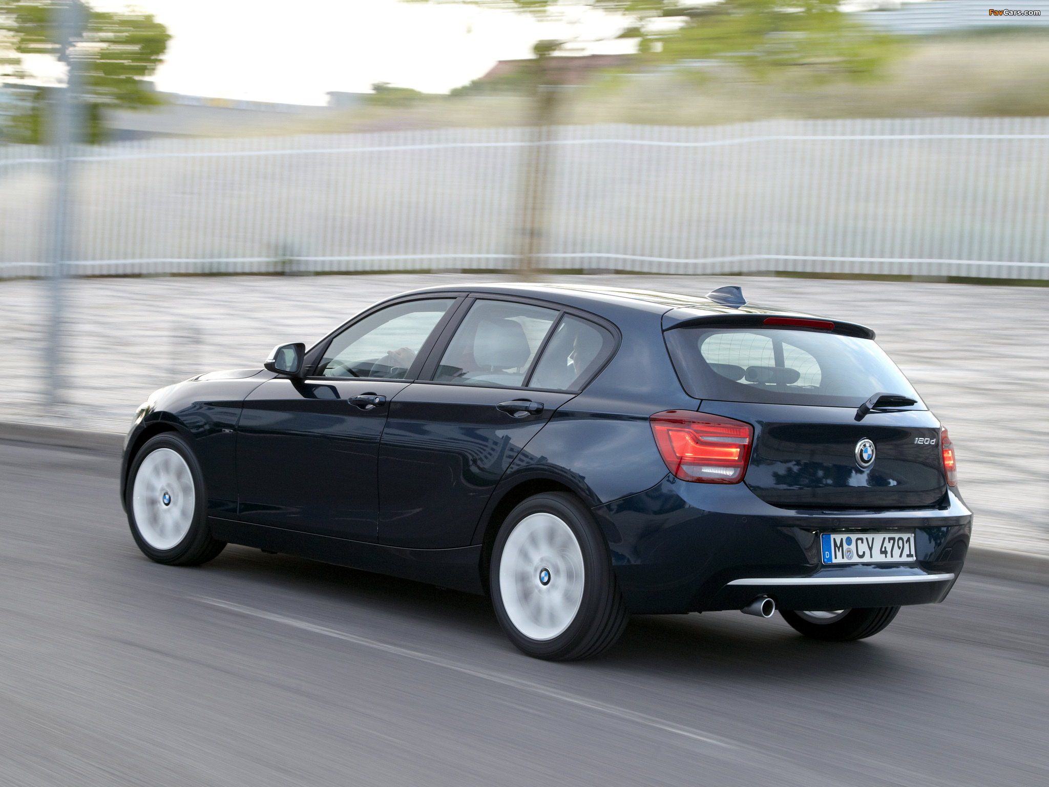 Pictures of BMW 120d 5-door Urban Line (F20) 2011 (2048 x 1536)