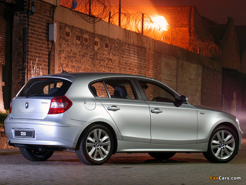 Pictures of BMW 120i 5-door ZA-spec (E87) 2004–06 (800 x 600)