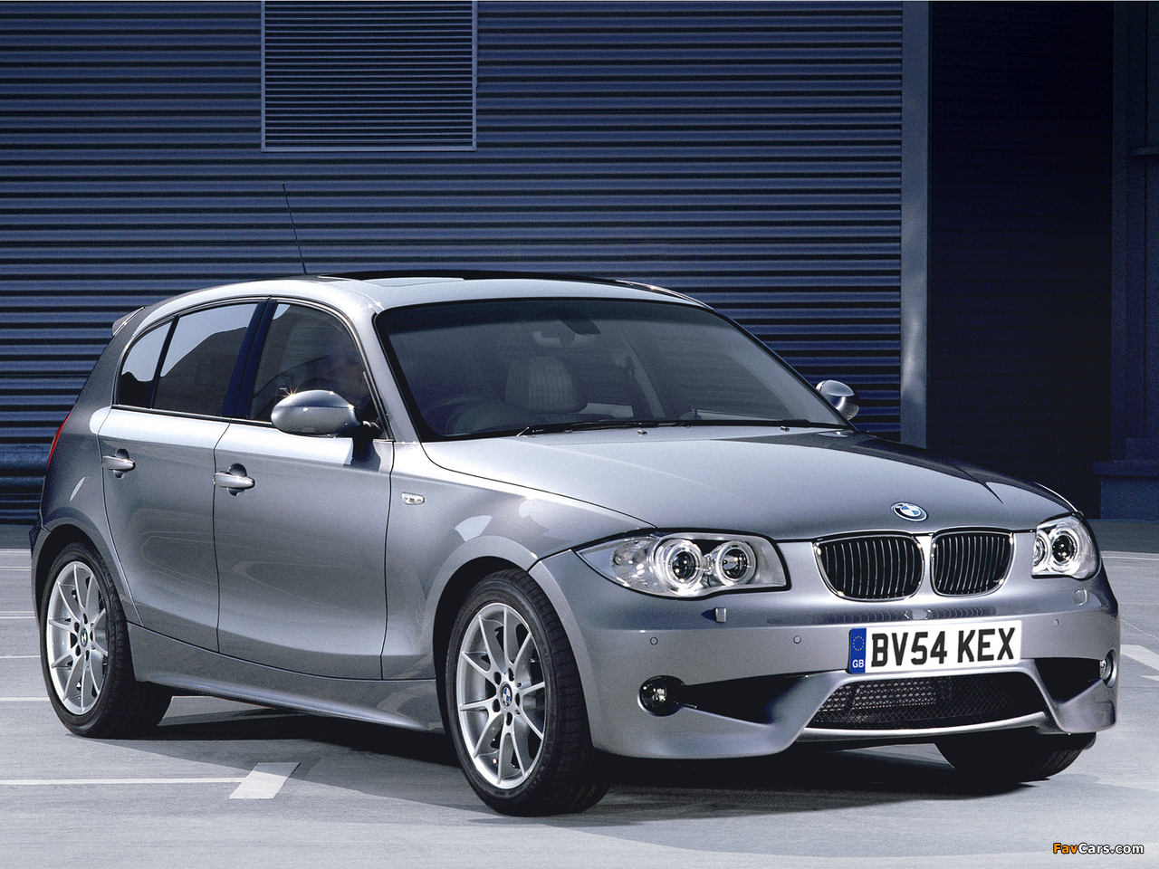 BMW 1 Series Aerodynamic Package UK-spec (E87) 2004–06 wallpapers (1280 x 960)