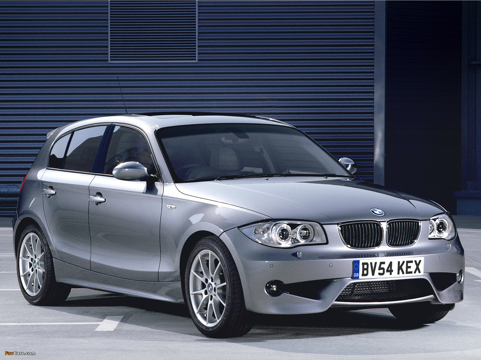 BMW 1 Series Aerodynamic Package UK-spec (E87) 2004–06 wallpapers (1600 x 1200)