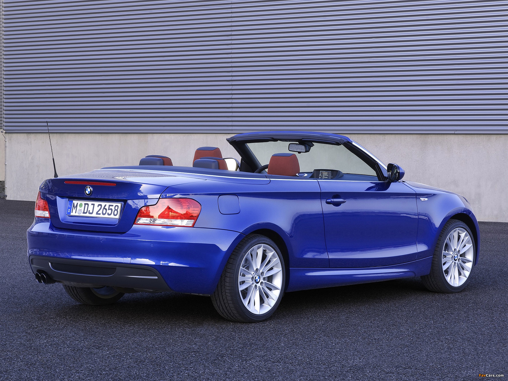 BMW 135i Cabrio (E88) 2008–10 wallpapers (2048 x 1536)