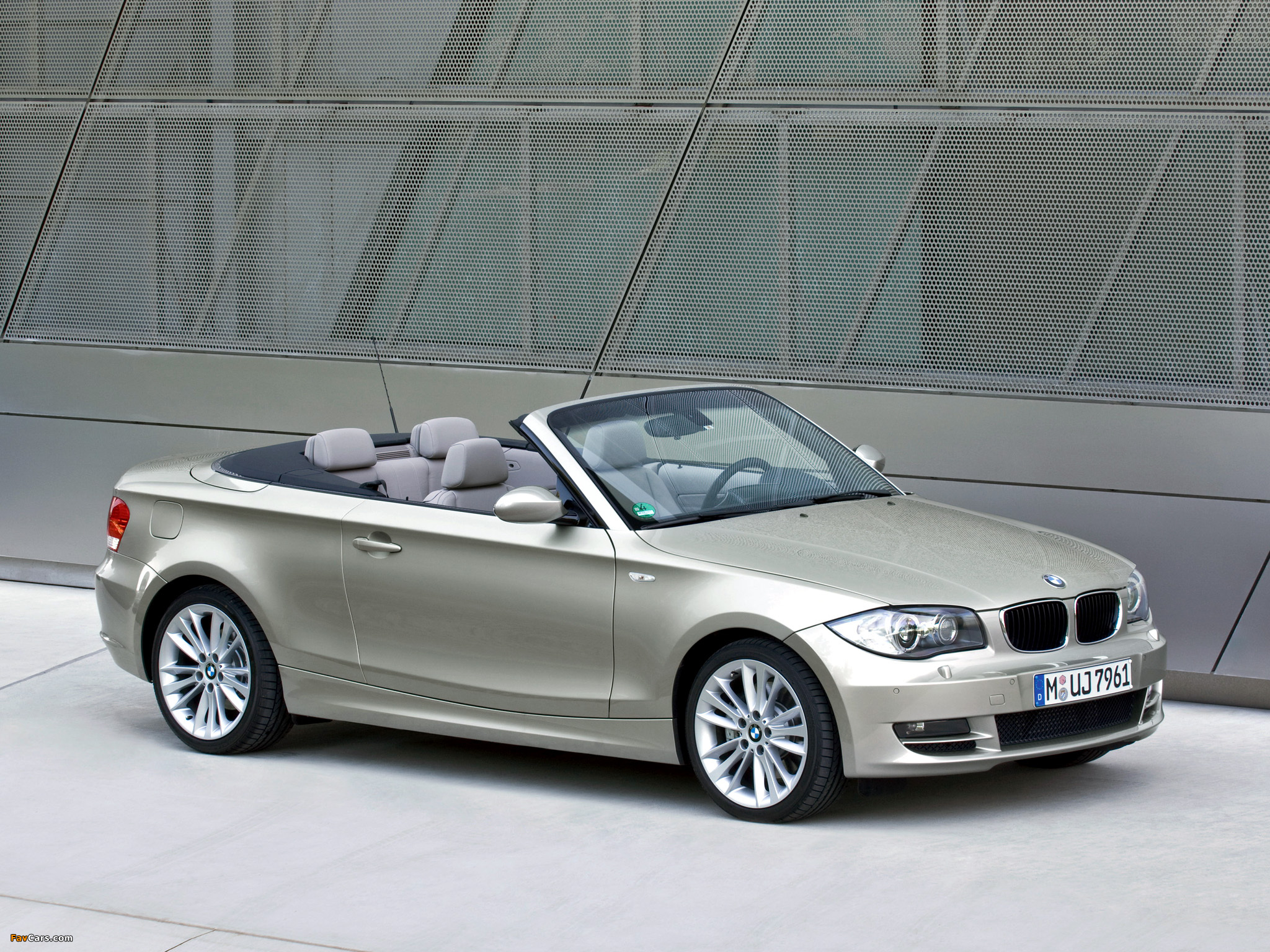 BMW 123d Cabrio (E88) 2008–10 wallpapers (2048 x 1536)