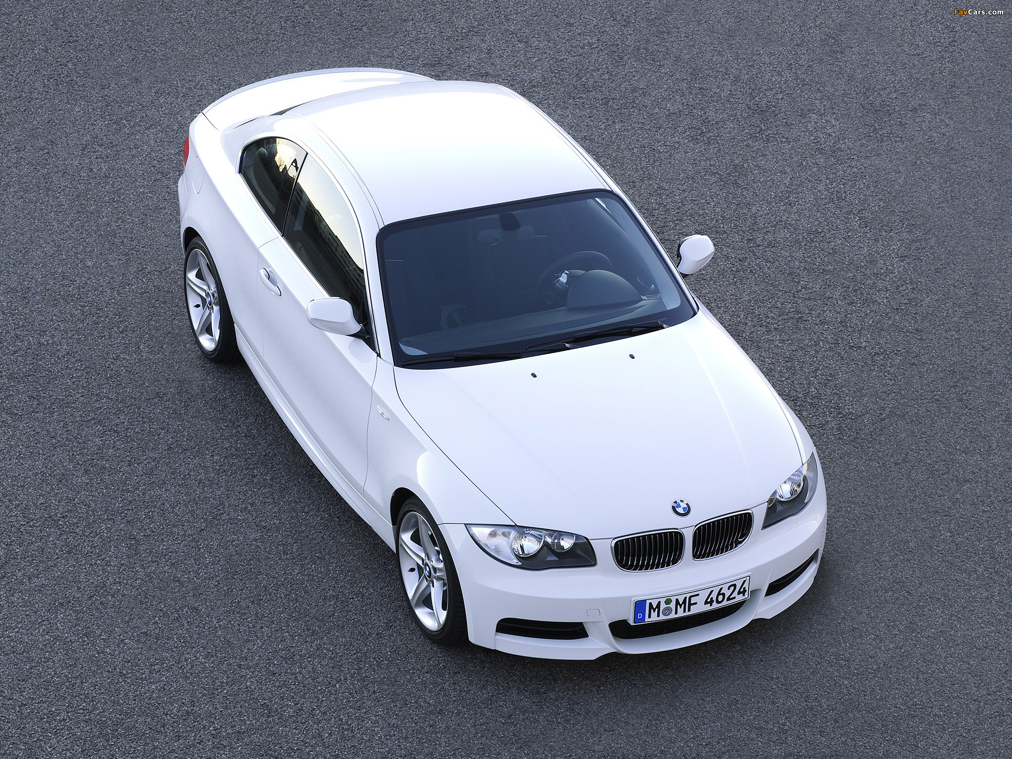 BMW 135i Coupe (E82) 2008–10 wallpapers (2048 x 1536)