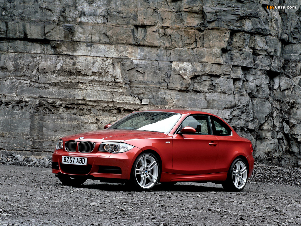 BMW 135i Coupe UK-spec (E82) 2008–10 wallpapers (1024 x 768)