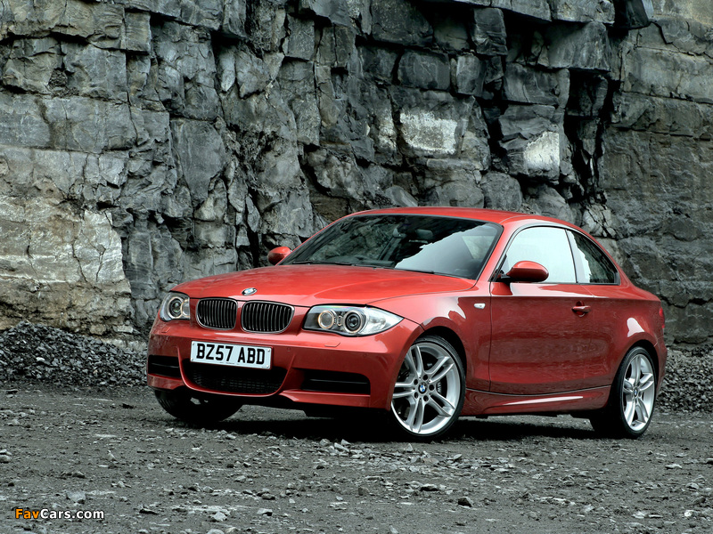 BMW 135i Coupe UK-spec (E82) 2008–10 wallpapers (800 x 600)