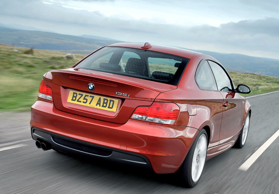 BMW 135i Coupe UK-spec (E82) 2008–10 wallpapers