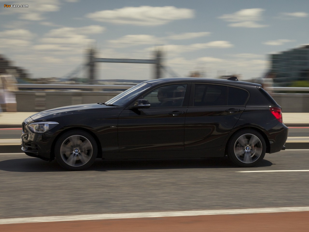 BMW 118i 5-door Sport Line UK-spec (F20) 2011 wallpapers (1280 x 960)