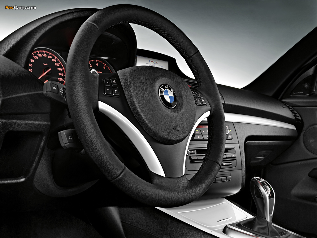 BMW 135i Coupe (E82) 2011 wallpapers (1024 x 768)