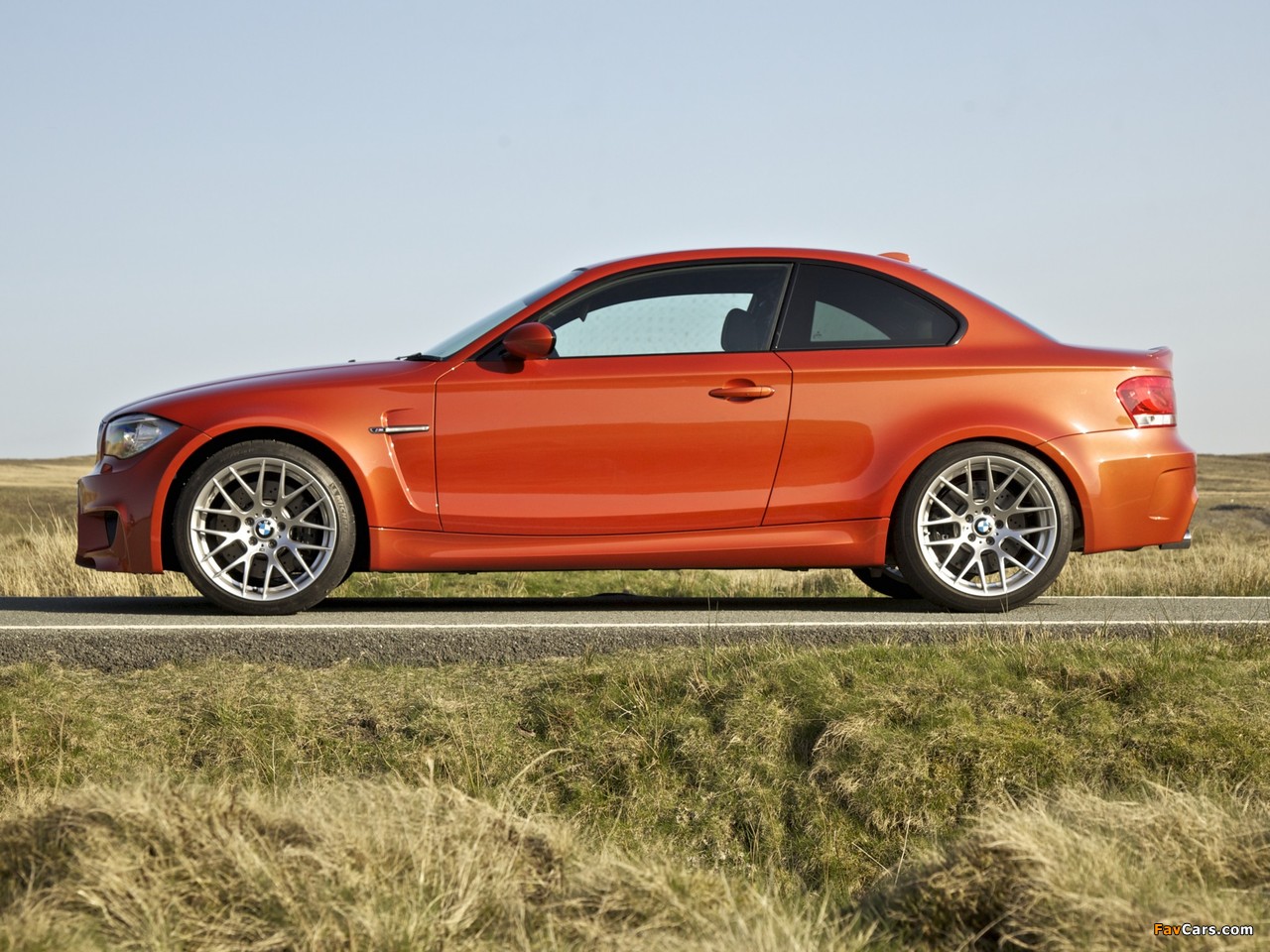 BMW 1 Series M Coupe UK-spec (E82) 2011 wallpapers (1280 x 960)