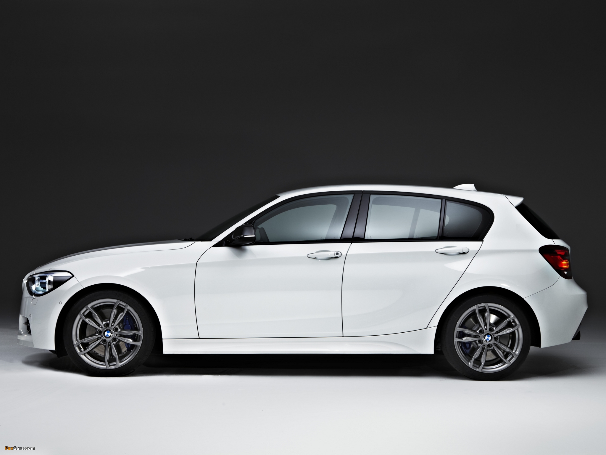 BMW M135i 5-door (F20) 2012 wallpapers (2048 x 1536)