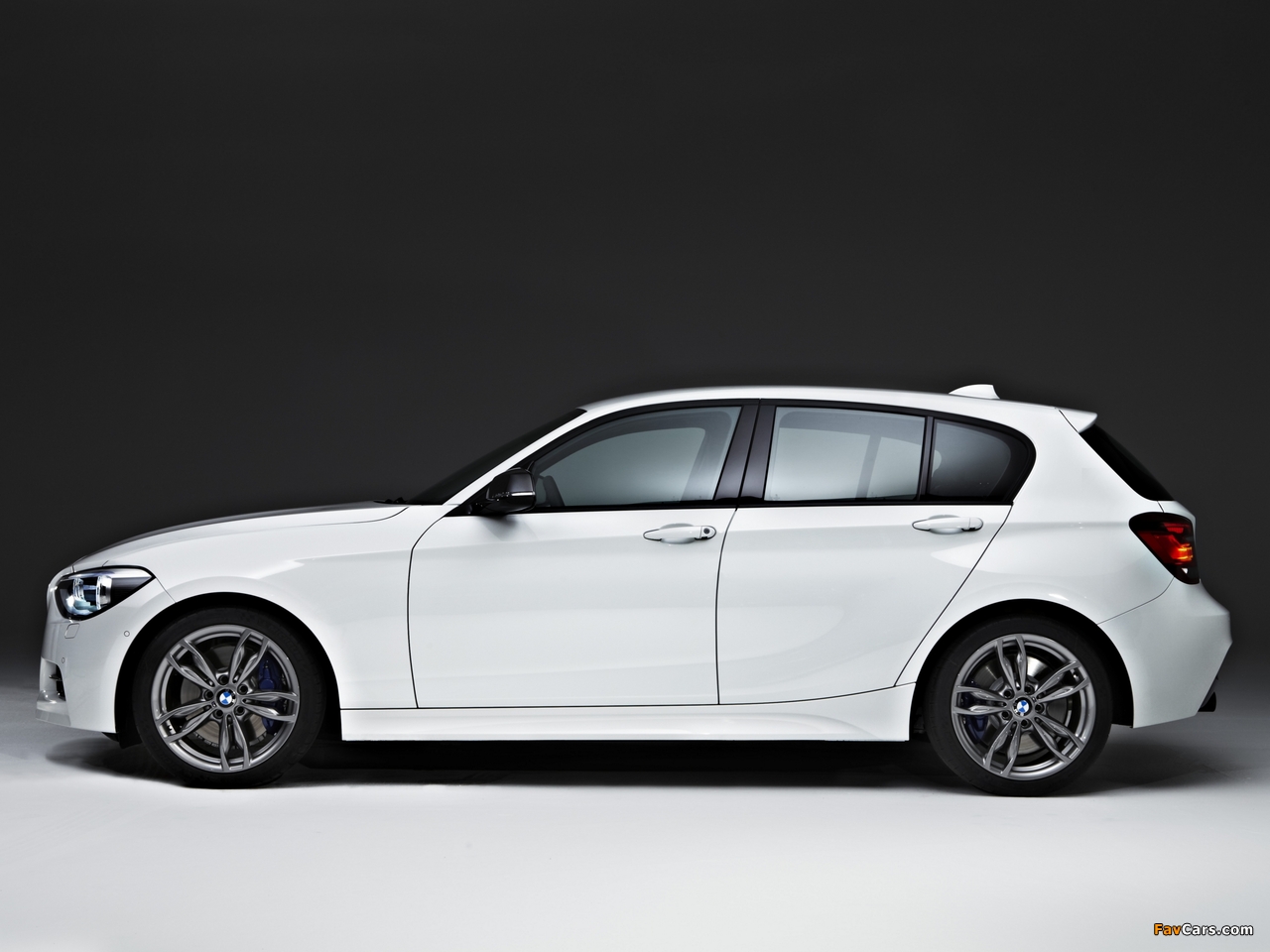 BMW M135i 5-door (F20) 2012 wallpapers (1280 x 960)