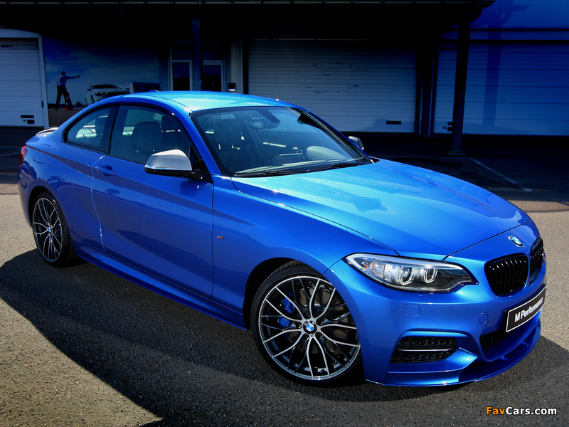 BMW M235i Coupé Track Edition (F22) 2014 images (800 x 600)