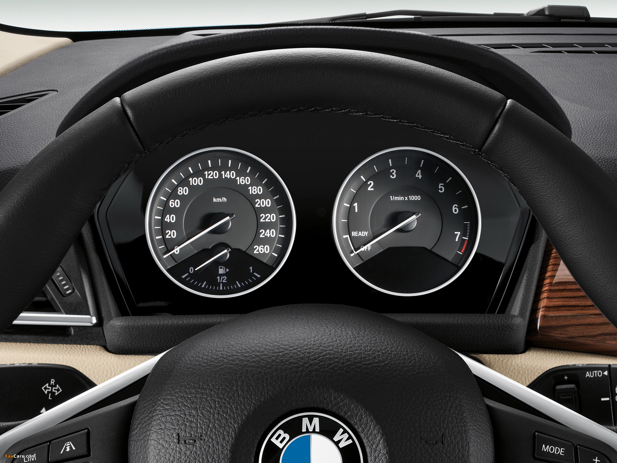 BMW 225i Active Tourer Luxury Line (F45) 2014 images (2048 x 1536)
