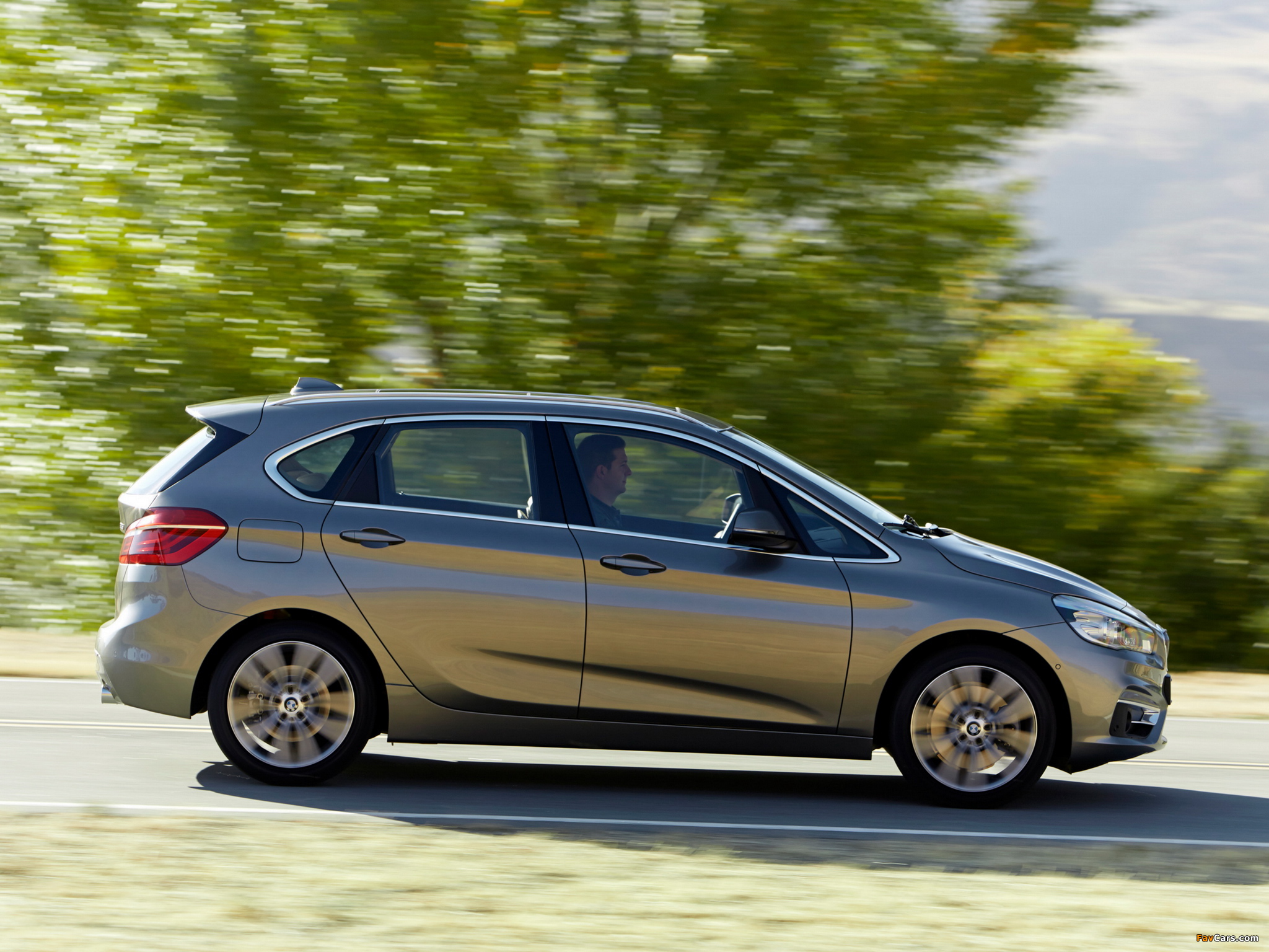 BMW 225i Active Tourer Luxury Line (F45) 2014 images (2048 x 1536)