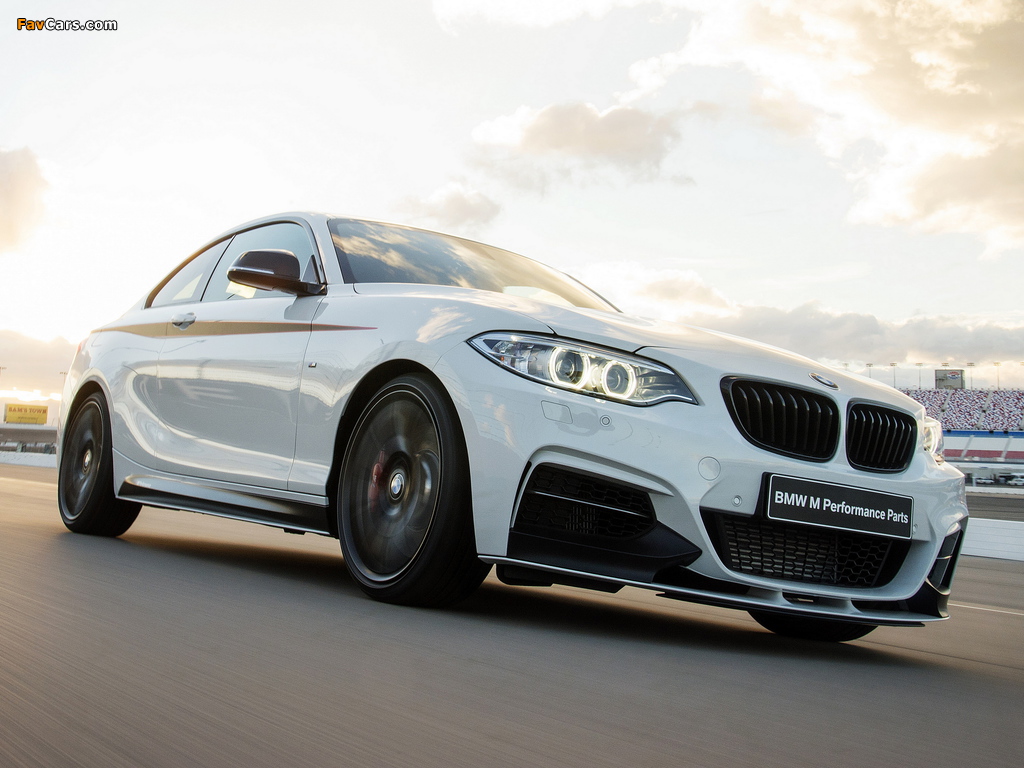 BMW M235i Coupé M Performance Accessories (F22) 2014 images (1024 x 768)