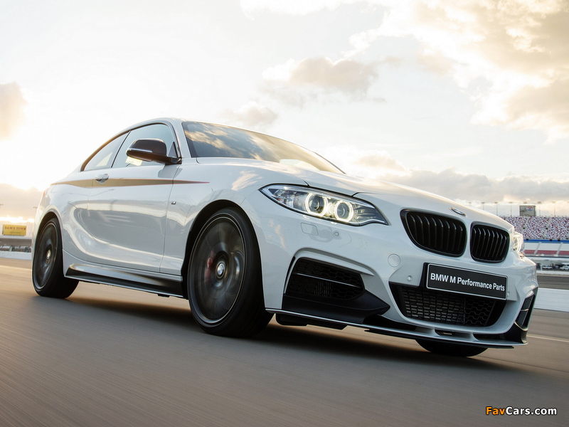 BMW M235i Coupé M Performance Accessories (F22) 2014 images (800 x 600)