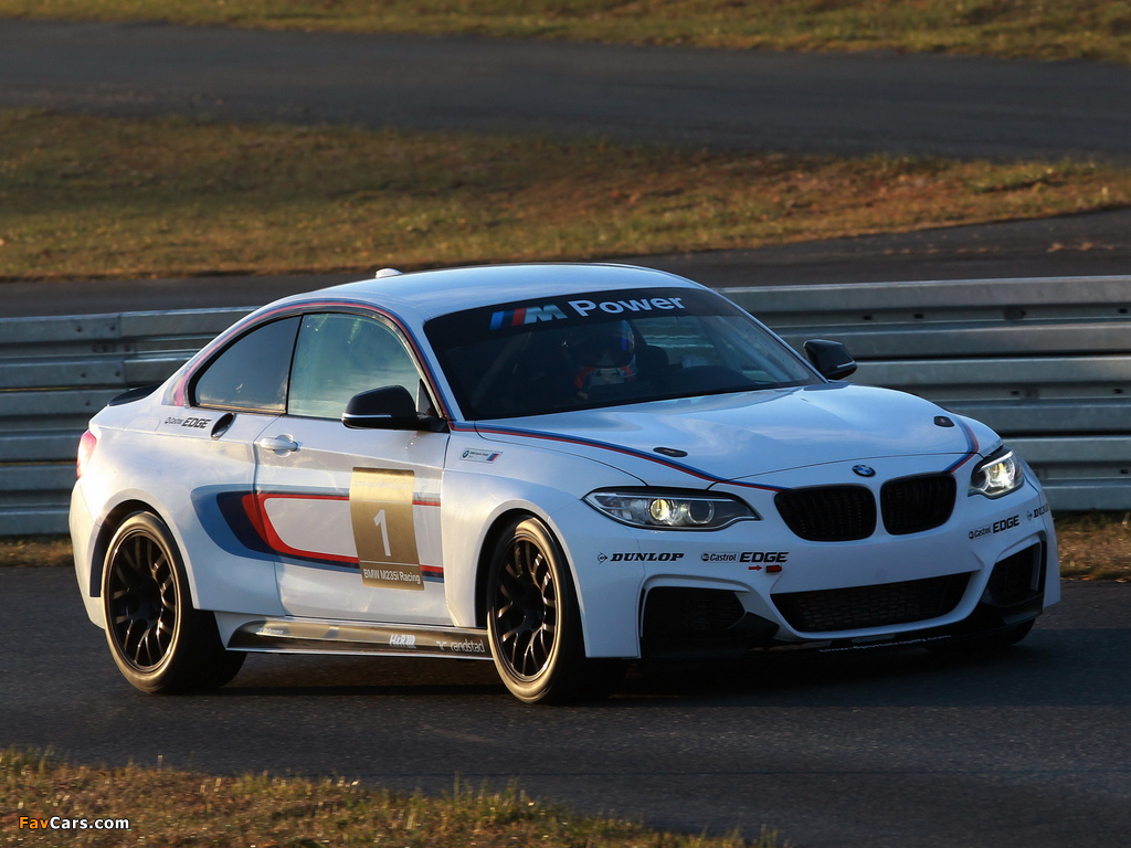 BMW M235i Racing (F22) 2014 images (1024 x 768)