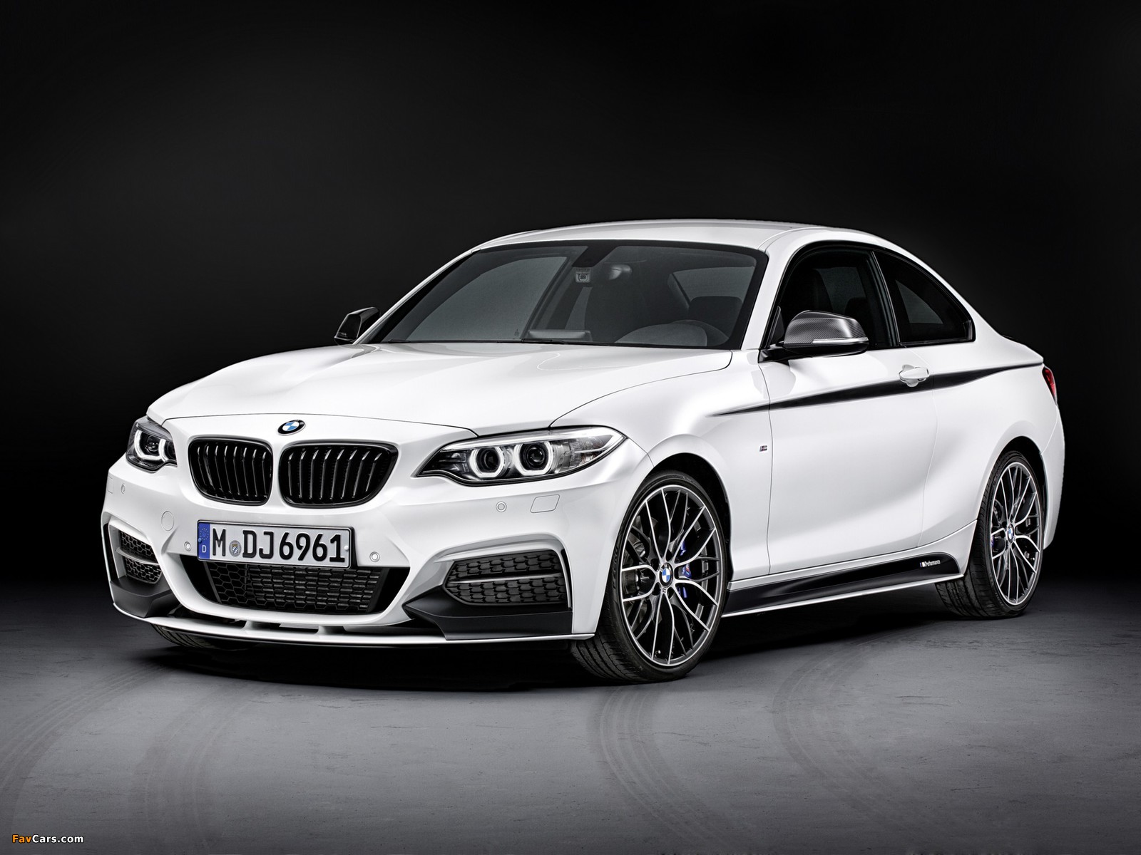 BMW M235i Coupé M Performance Accessories (F22) 2014 photos (1600 x 1200)