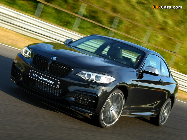 BMW M235i Coupé Track Edition (F22) 2014 photos (640 x 480)