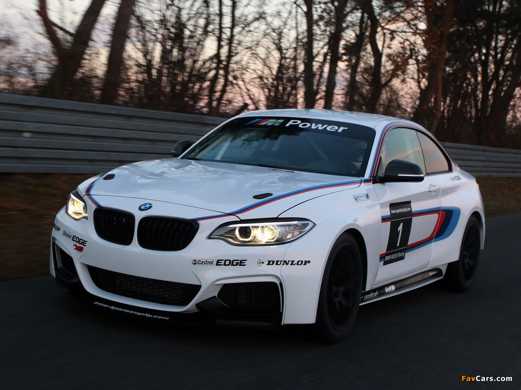 BMW M235i Racing (F22) 2014 pictures (1024 x 768)