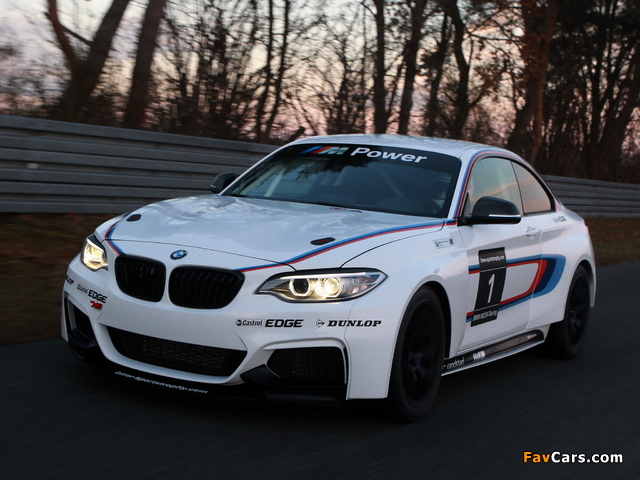 BMW M235i Racing (F22) 2014 pictures (640 x 480)