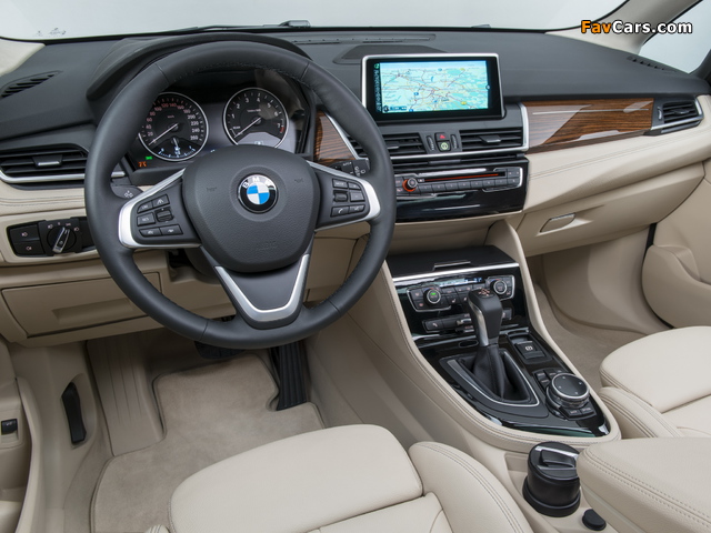 BMW 225i Active Tourer Luxury Line (F45) 2014 pictures (640 x 480)