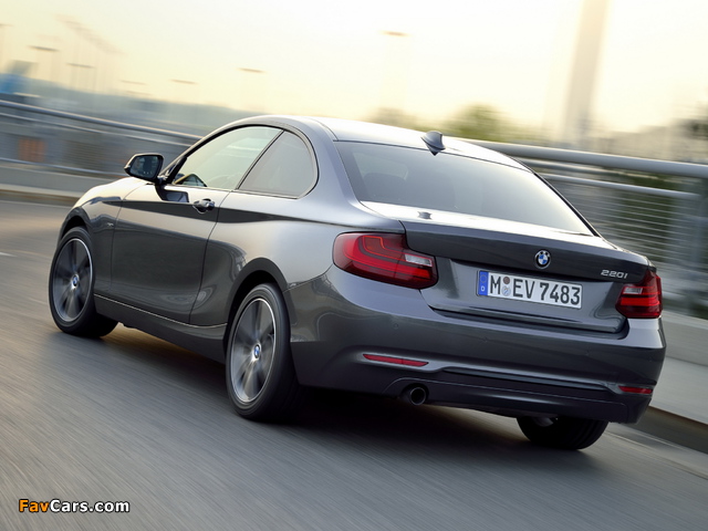 BMW 220i Coupé Sport Line (F22) 2014 pictures (640 x 480)