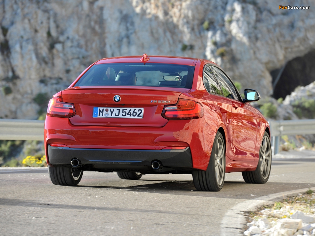 BMW M235i Coupé (F22) 2014 pictures (1024 x 768)