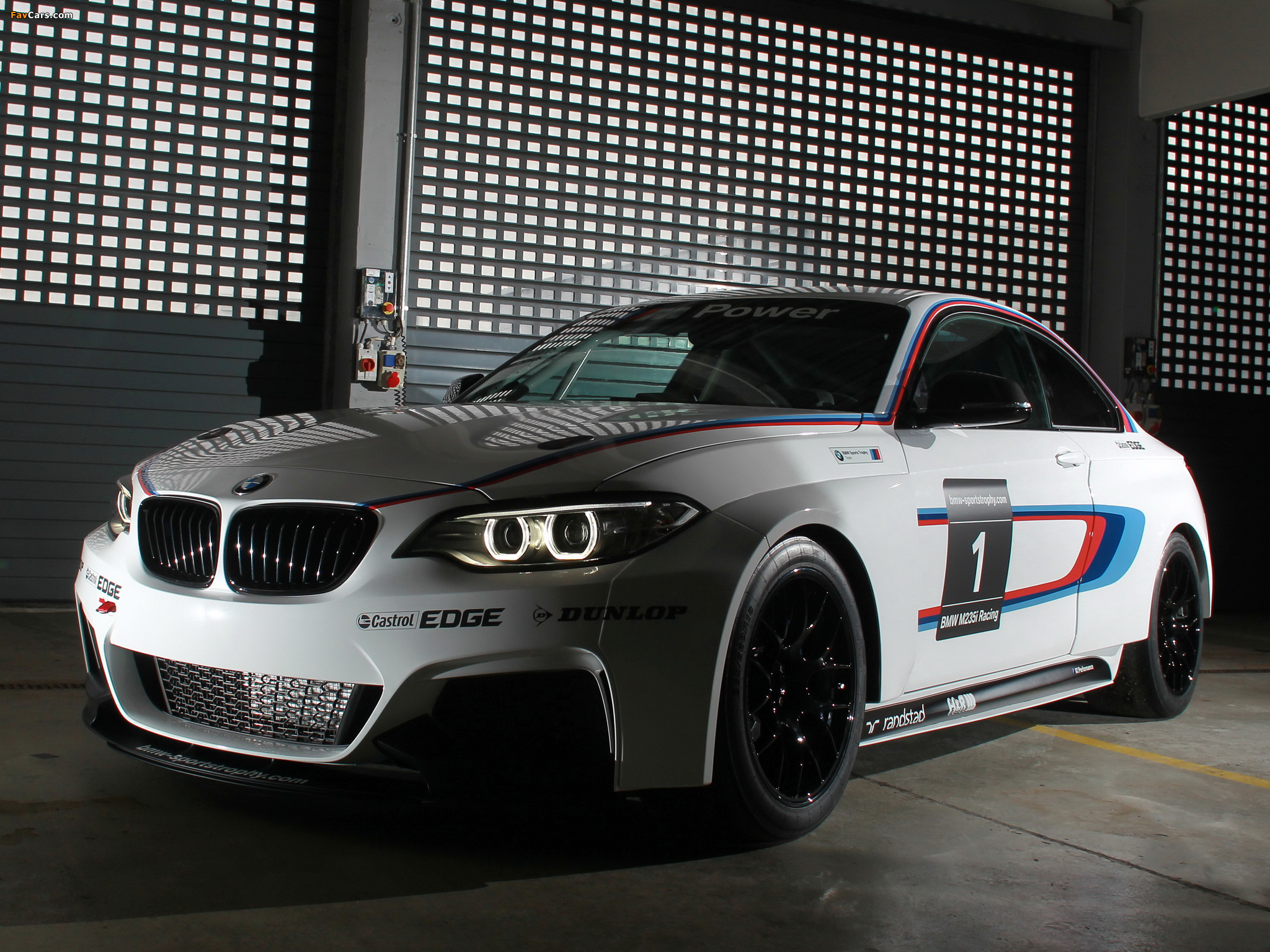 BMW M235i Racing (F22) 2014 pictures (2048 x 1536)