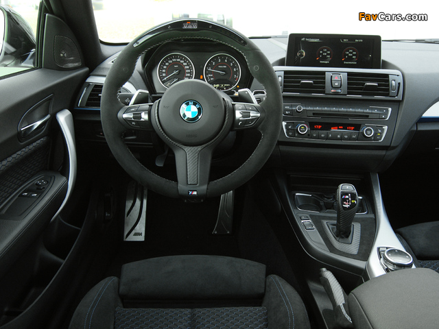 BMW M235i Coupé Track Edition (F22) 2014 pictures (640 x 480)