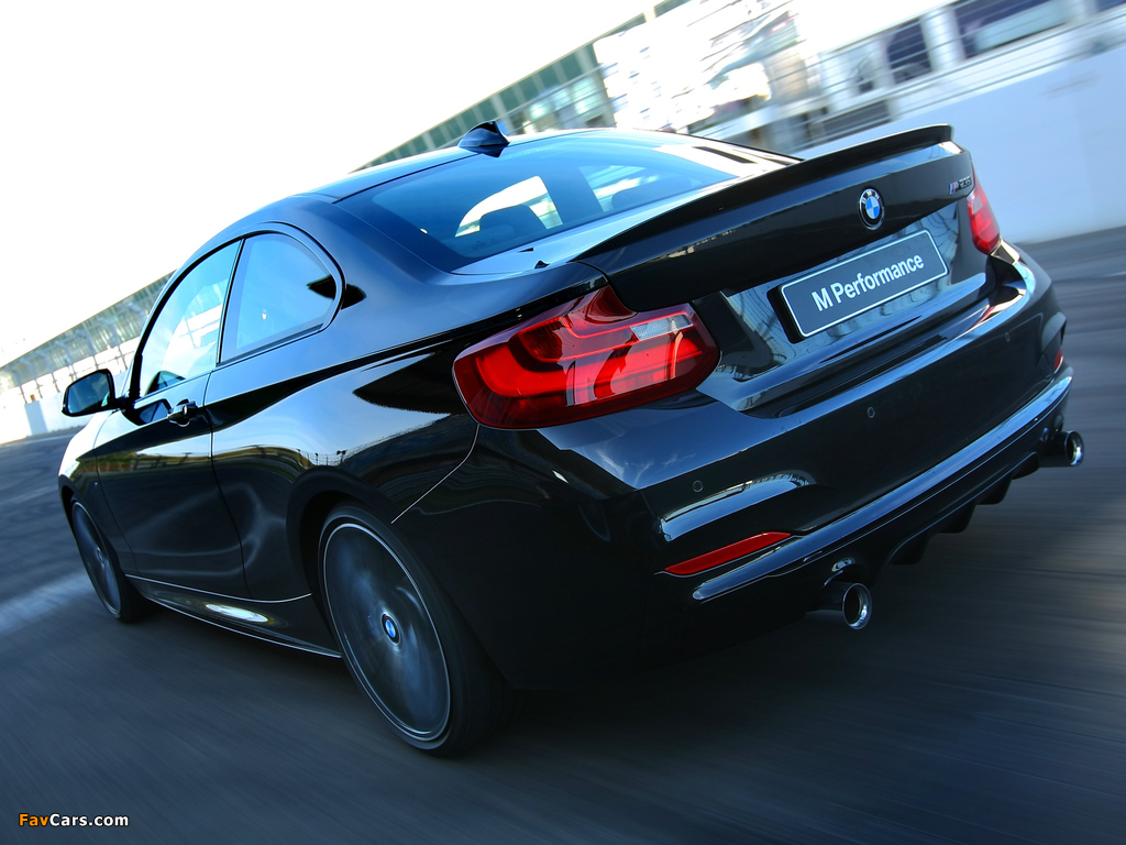 BMW M235i Coupé Track Edition (F22) 2014 wallpapers (1024 x 768)