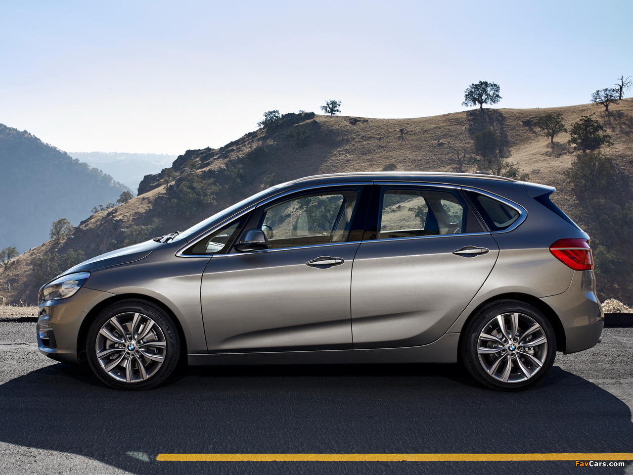 BMW 225i Active Tourer Luxury Line (F45) 2014 wallpapers (1280 x 960)