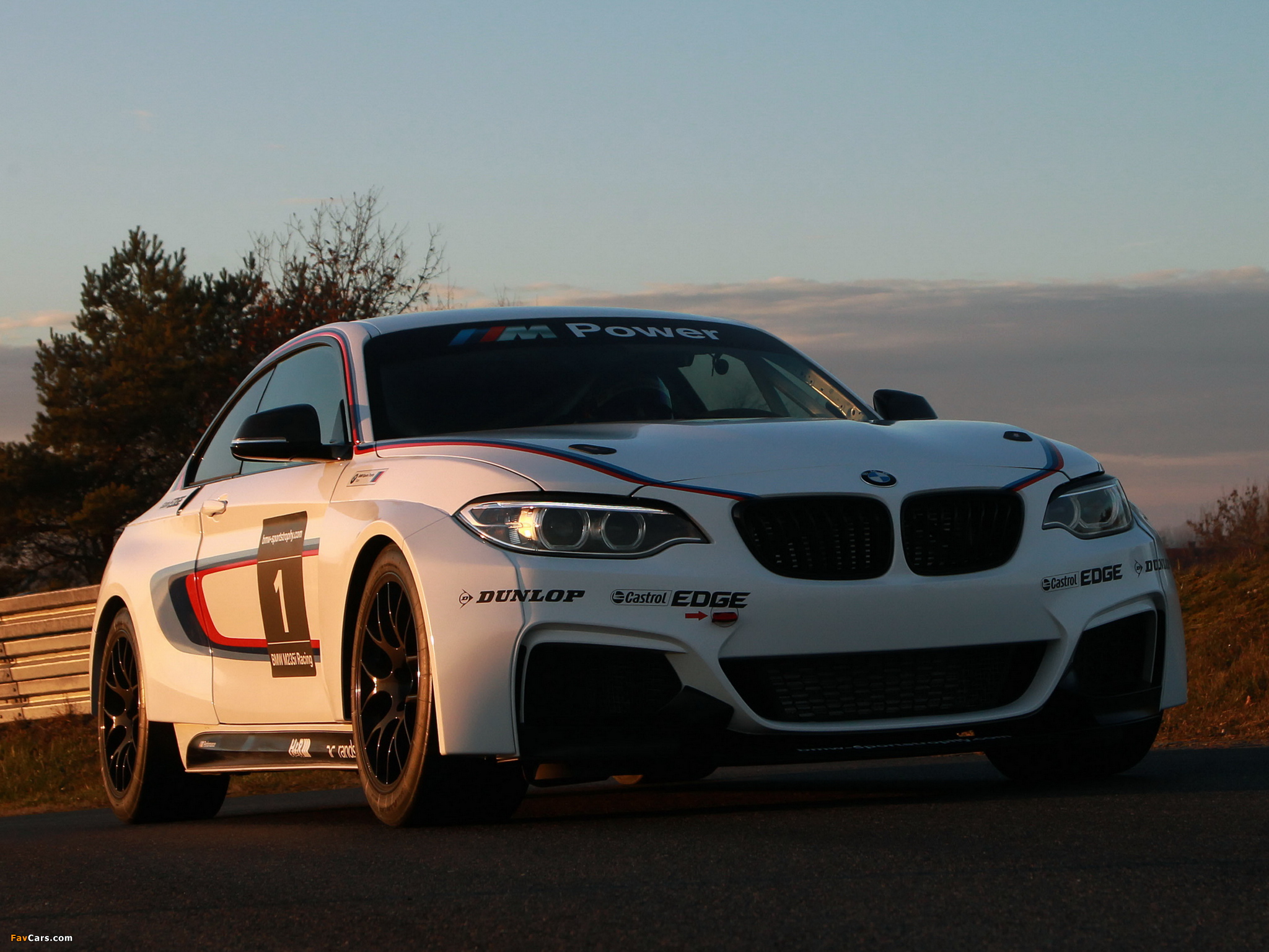 BMW M235i Racing (F22) 2014 wallpapers (2048 x 1536)