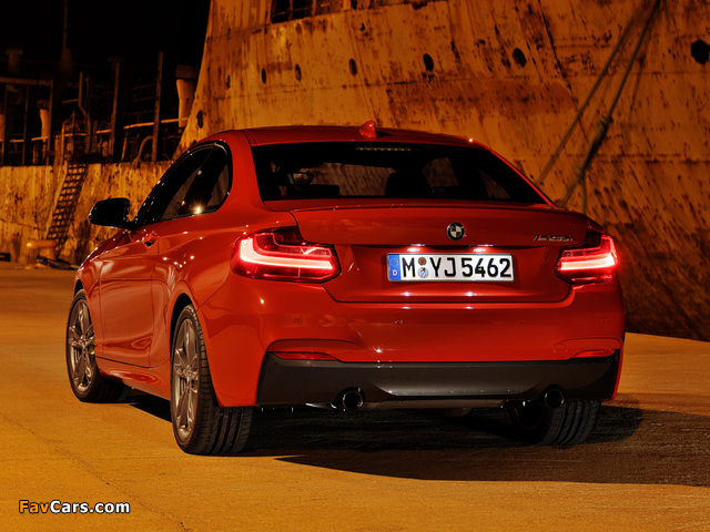 BMW M235i Coupé (F22) 2014 wallpapers (640 x 480)