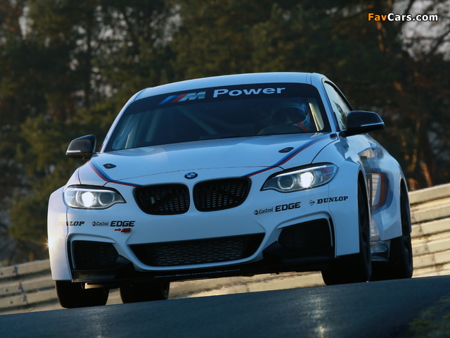 Images of BMW M235i Racing (F22) 2014 (640 x 480)