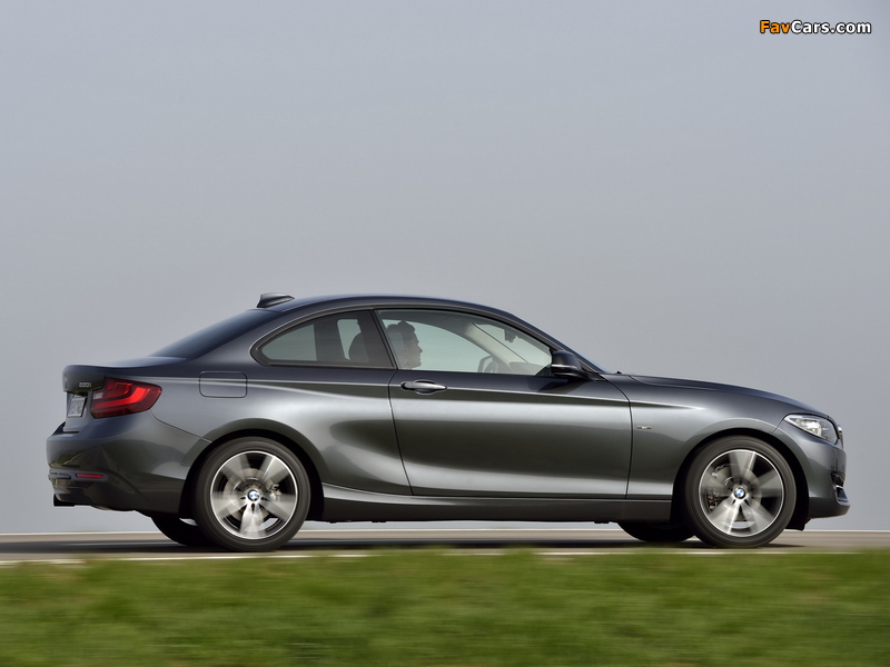 Images of BMW 220i Coupé Sport Line (F22) 2014 (800 x 600)