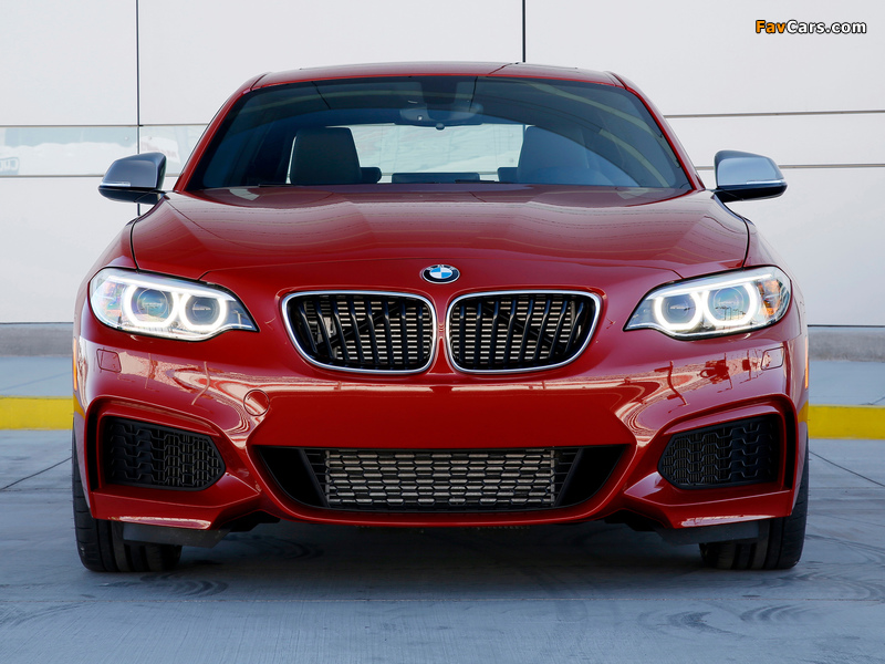 Images of BMW M235i Coupé US-spec (F22) 2014 (800 x 600)