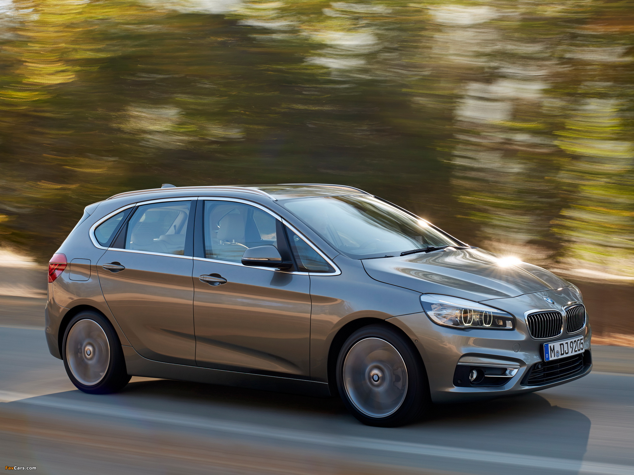 Images of BMW 225i Active Tourer Luxury Line (F45) 2014 (2048 x 1536)