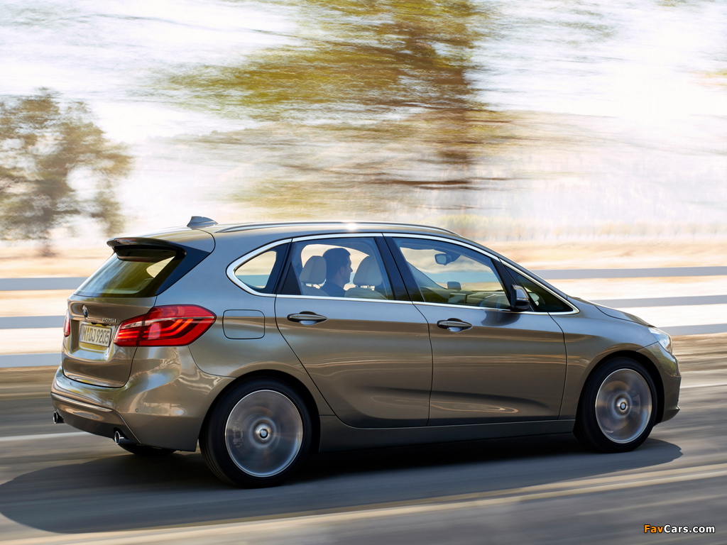 Images of BMW 225i Active Tourer Luxury Line (F45) 2014 (1024 x 768)