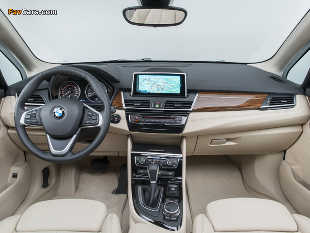 Images of BMW 225i Active Tourer Luxury Line (F45) 2014 (640 x 480)
