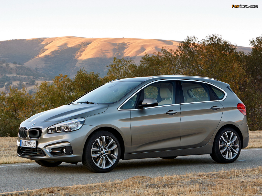 Images of BMW 225i Active Tourer Luxury Line (F45) 2014 (1024 x 768)